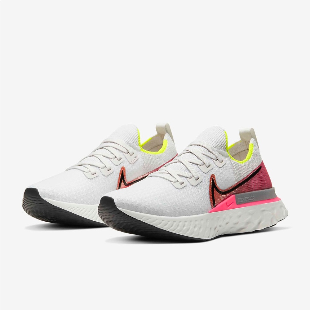 Nike women’s react infinity flyknit